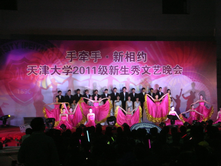 大學體育館流動線陣音響系統(tǒng)